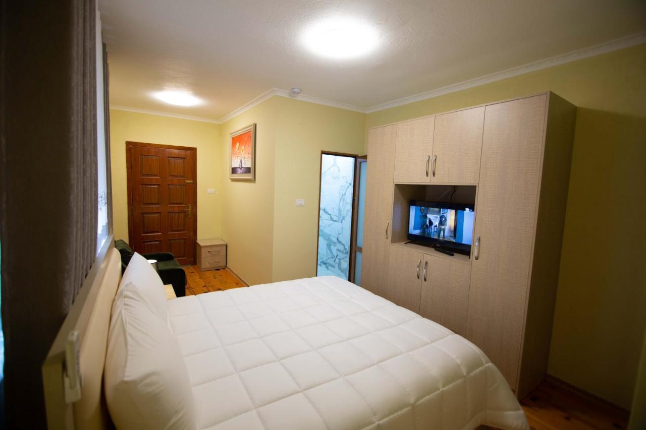 Vila Lika Hotel Korce Luaran gambar