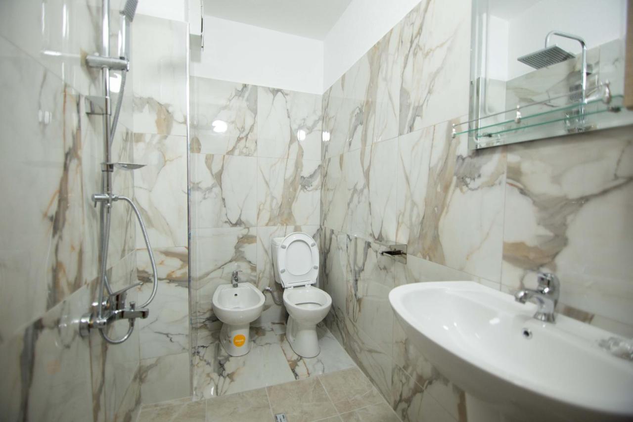 Vila Lika Hotel Korce Luaran gambar