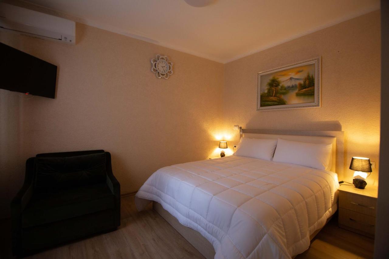 Vila Lika Hotel Korce Luaran gambar