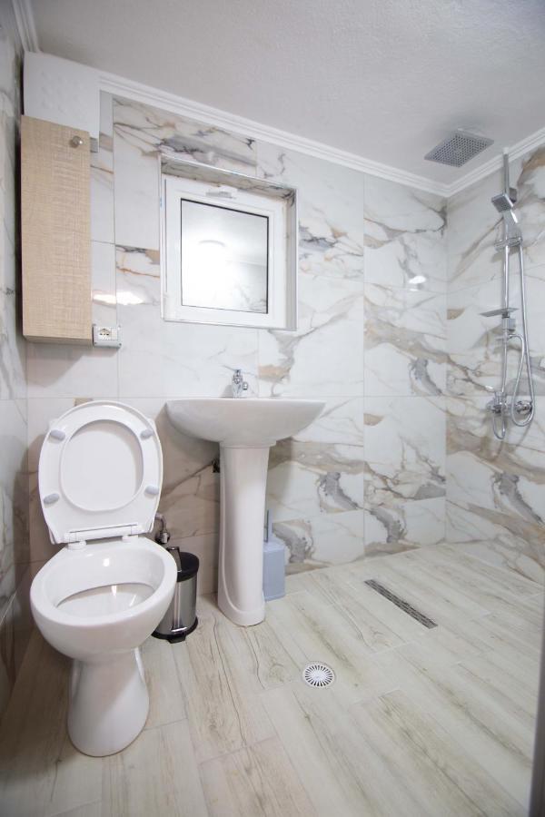 Vila Lika Hotel Korce Luaran gambar