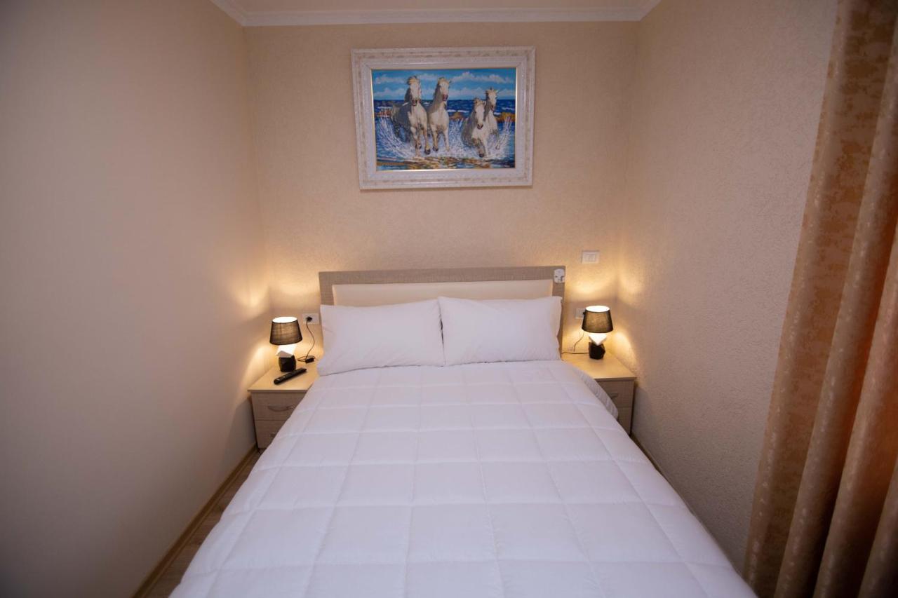 Vila Lika Hotel Korce Luaran gambar